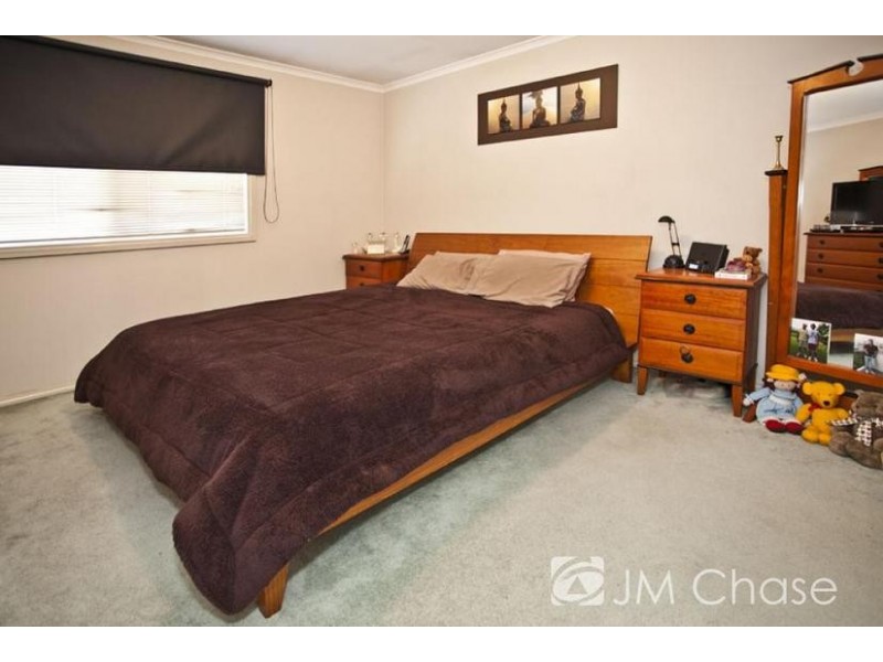 40 St Laurent Rise, Knoxfield VIC 3180