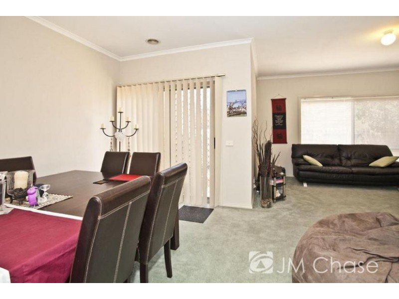 40 St Laurent Rise, Knoxfield VIC 3180