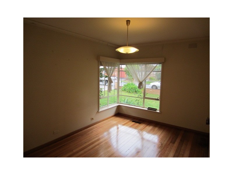 16 Mill Ave, Forest Hill VIC 3131