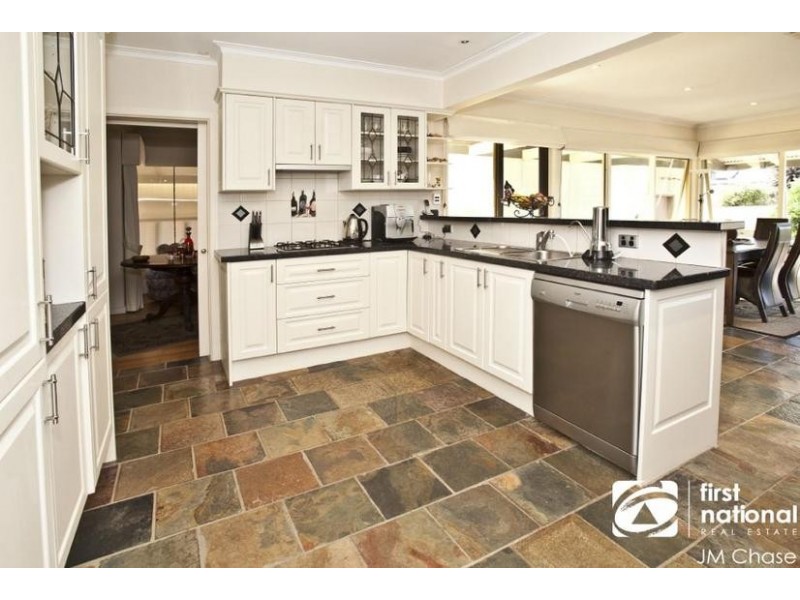 18 Mill Avenue, Forest Hill VIC 3131