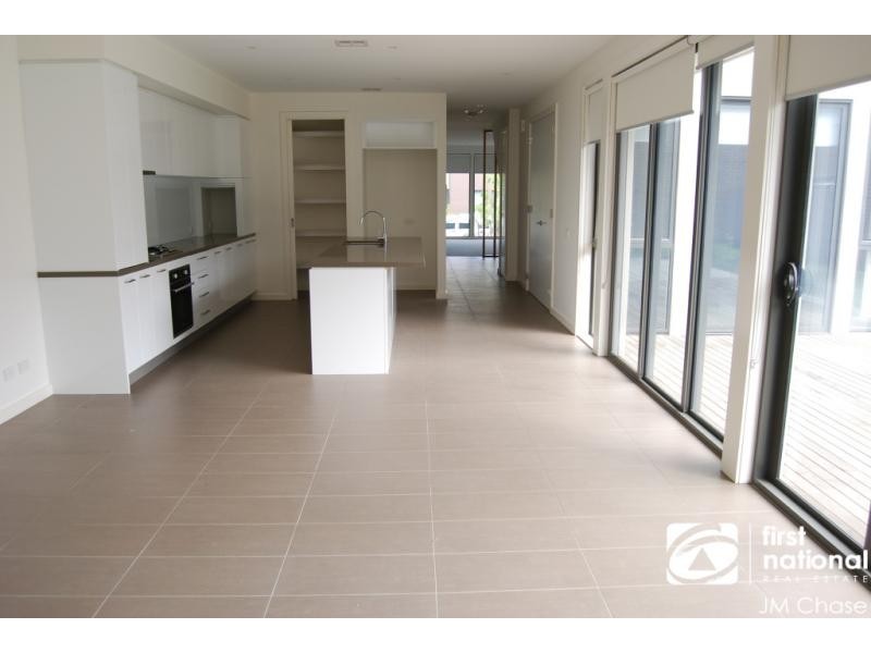 15 Elmington Avenue, Forest Hill VIC 3131