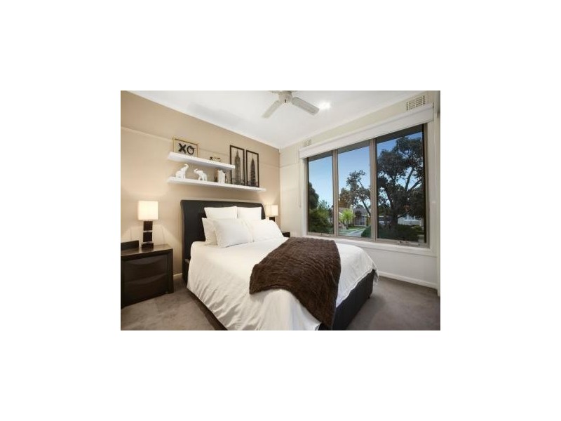 10 Parkmore Road, Forest Hill VIC 3131