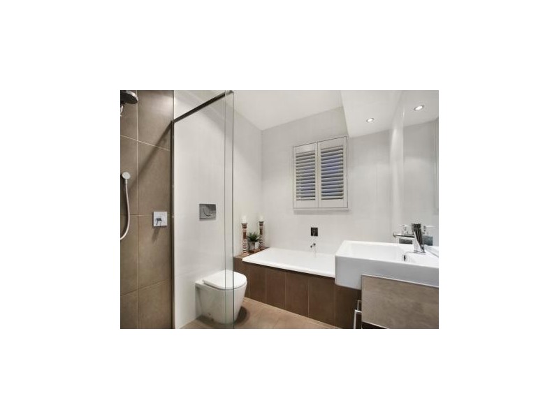 10 Parkmore Road, Forest Hill VIC 3131