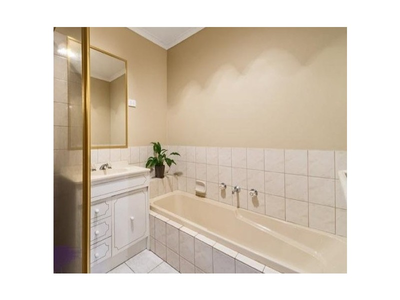 2A Husband Road, Forest Hill VIC 3131