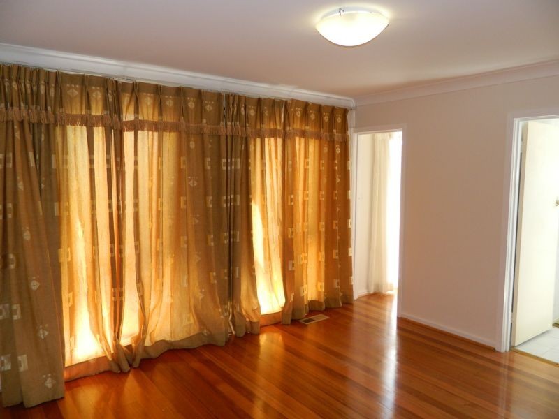 4 Holly Green Drive, Wheelers Hill VIC 3150