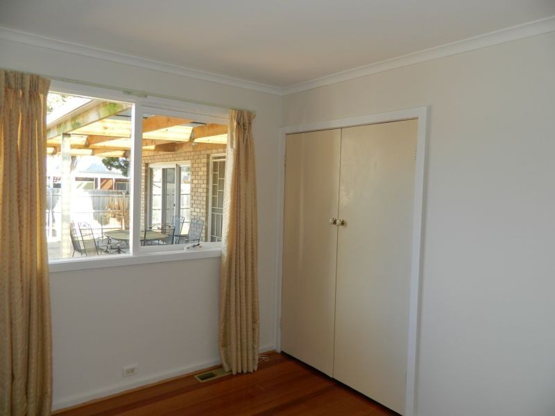 4 Holly Green Drive, Wheelers Hill VIC 3150