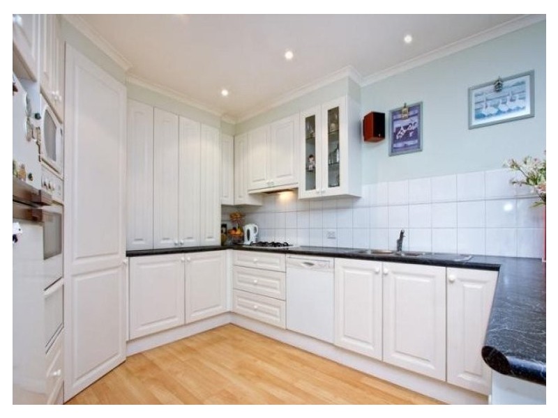 5 Edgewood Avenue, Burwood East VIC 3151