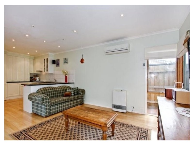 5 Edgewood Avenue, Burwood East VIC 3151