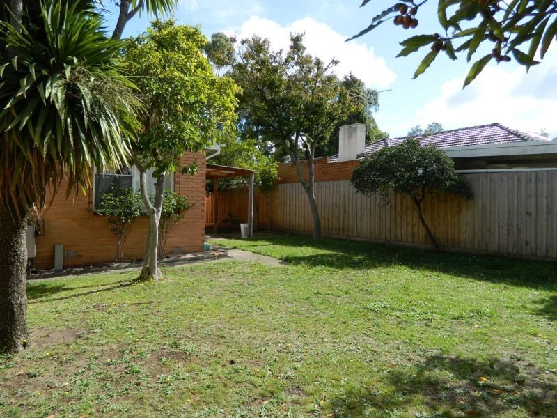 136 Blackburn Road, Glen Waverley VIC 3150