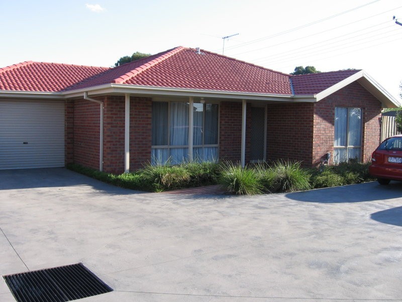 2/11 Coco Parade, Skye VIC 3977