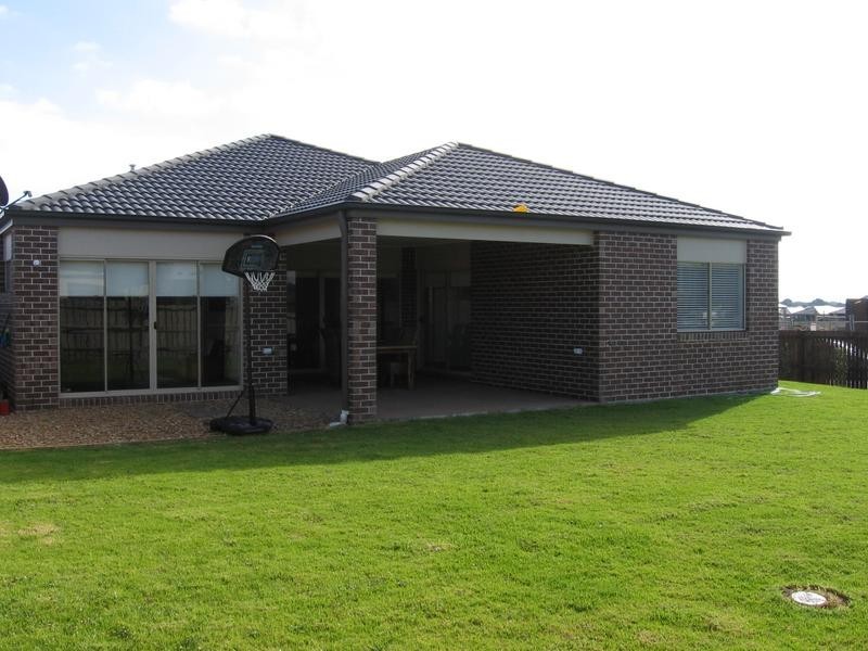 102 Sandarra Boulevard, Sandhurst VIC 3977