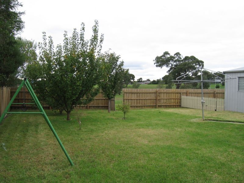 37 Luscombe Avenue, Carrum Downs VIC 3201