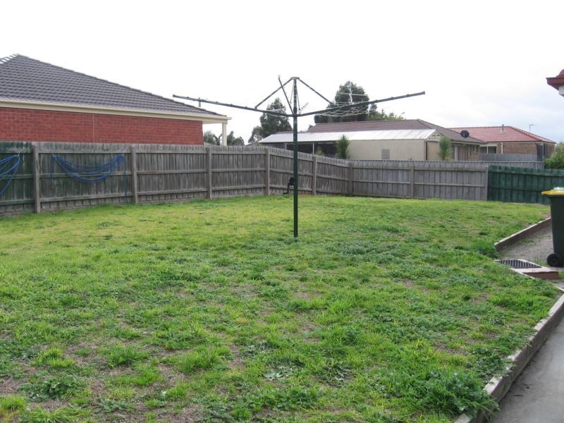 2 Melanie Blair Place, Skye VIC 3977