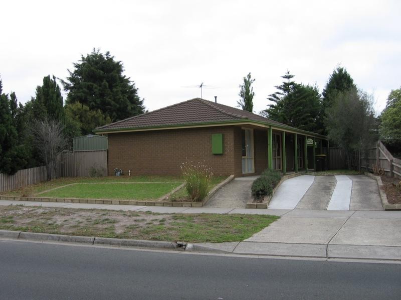 43 Rowellyn Avenue, Carrum Downs VIC 3201