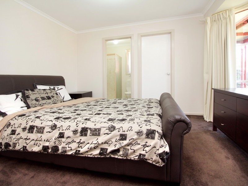 2 Merso Court, Carrum Downs VIC 3201