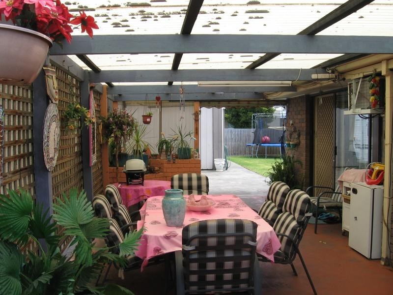 22 Luscombe Avenue, Carrum Downs VIC 3201