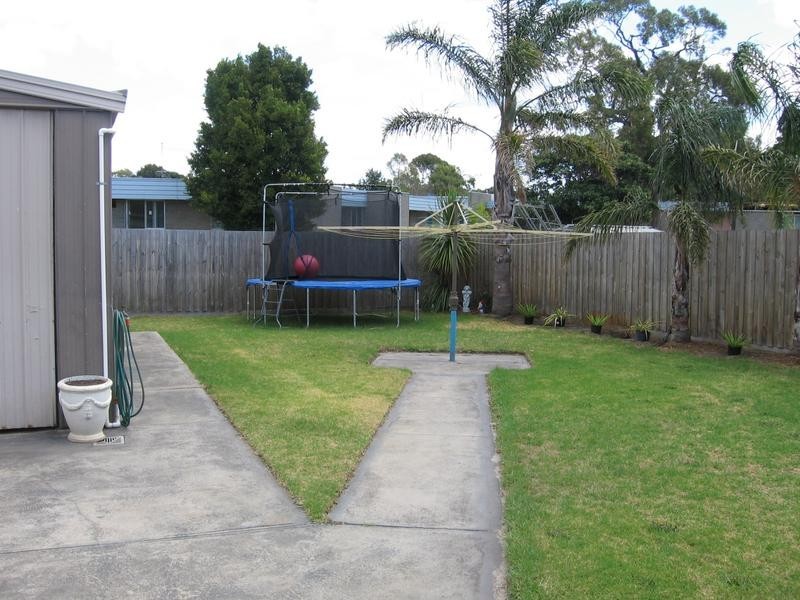 22 Luscombe Avenue, Carrum Downs VIC 3201
