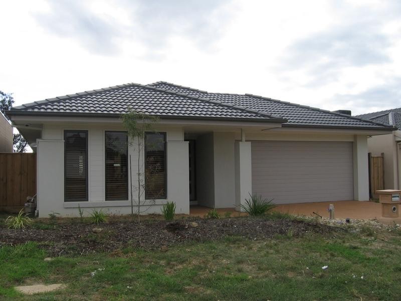 20/2 Barton Drive, Sandhurst VIC 3977