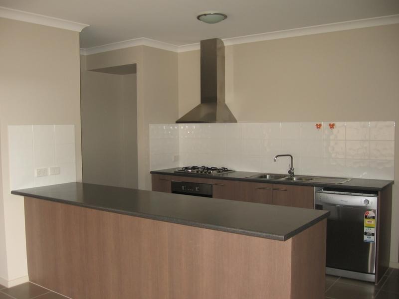 20/2 Barton Drive, Sandhurst VIC 3977