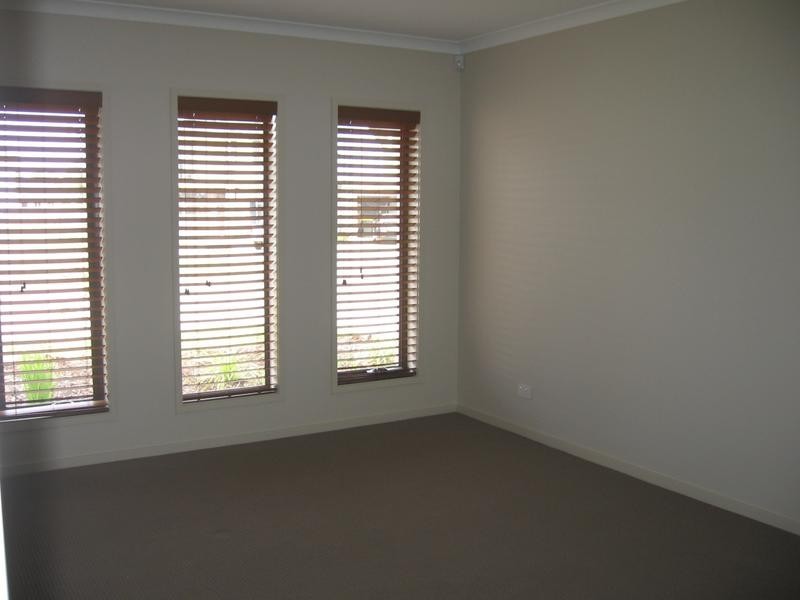 20/2 Barton Drive, Sandhurst VIC 3977