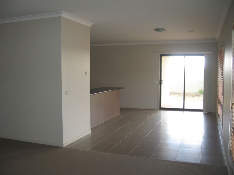 20/2 Barton Drive, Sandhurst VIC 3977