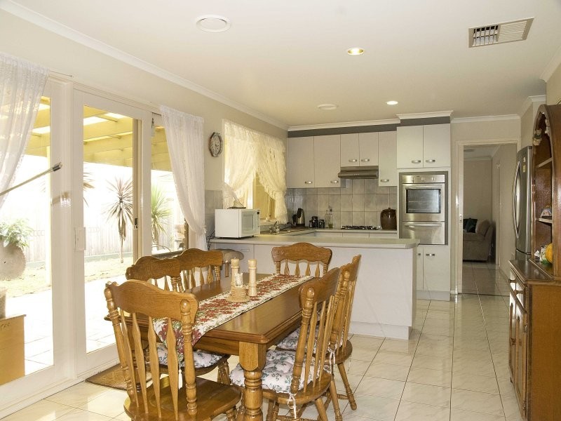 19 Arcadia Street, Carrum Downs VIC 3201