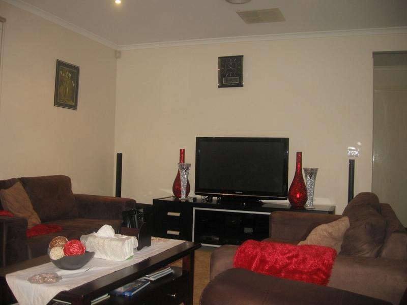 27 Herbert Road, Carrum Downs VIC 3201