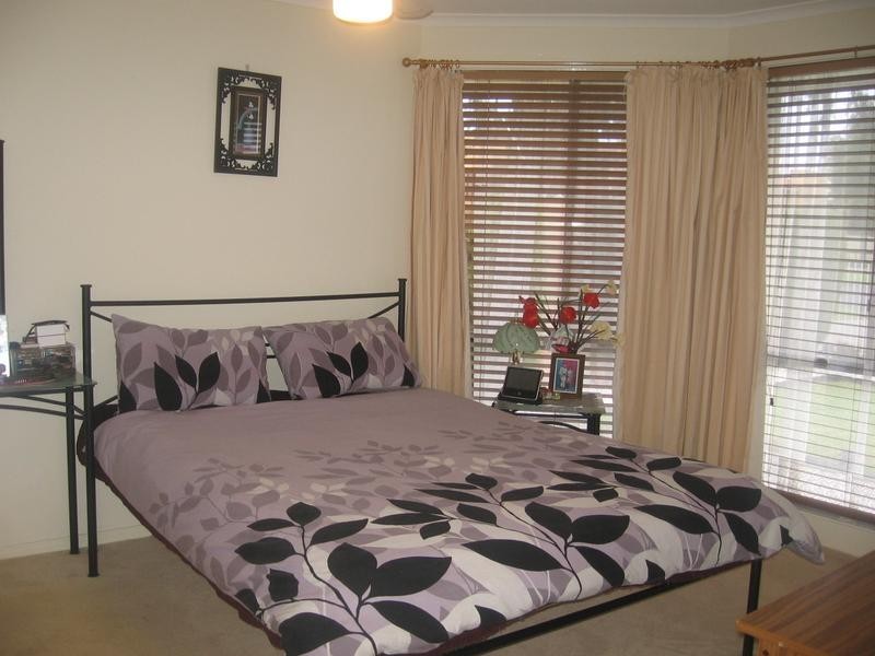 27 Herbert Road, Carrum Downs VIC 3201
