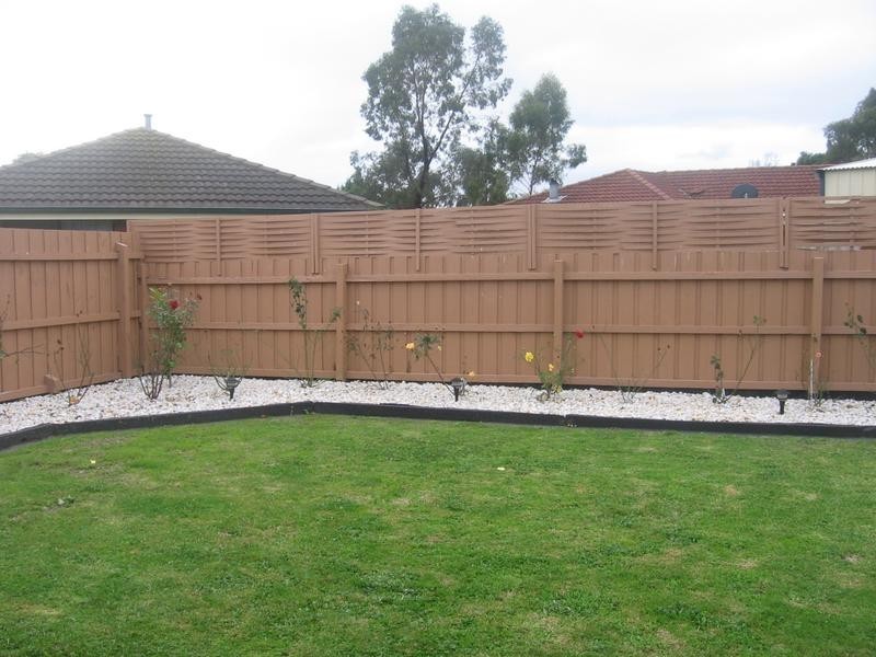 27 Herbert Road, Carrum Downs VIC 3201