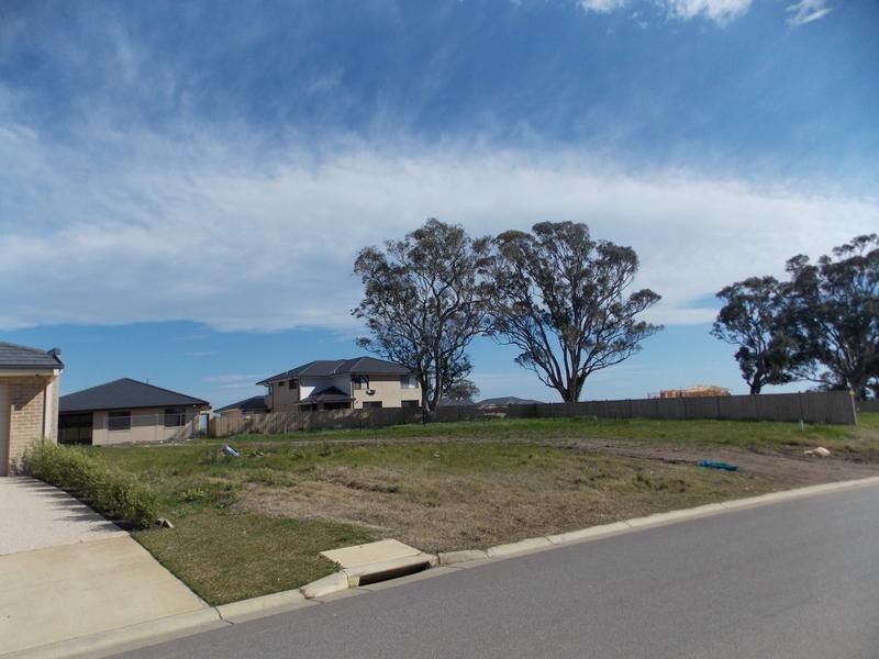 24 Verdant Avenue, Sandhurst VIC 3977