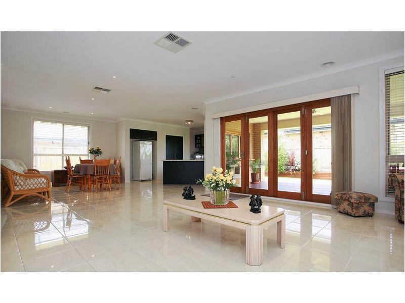 31 Lakeside Drive, Sandhurst VIC 3977