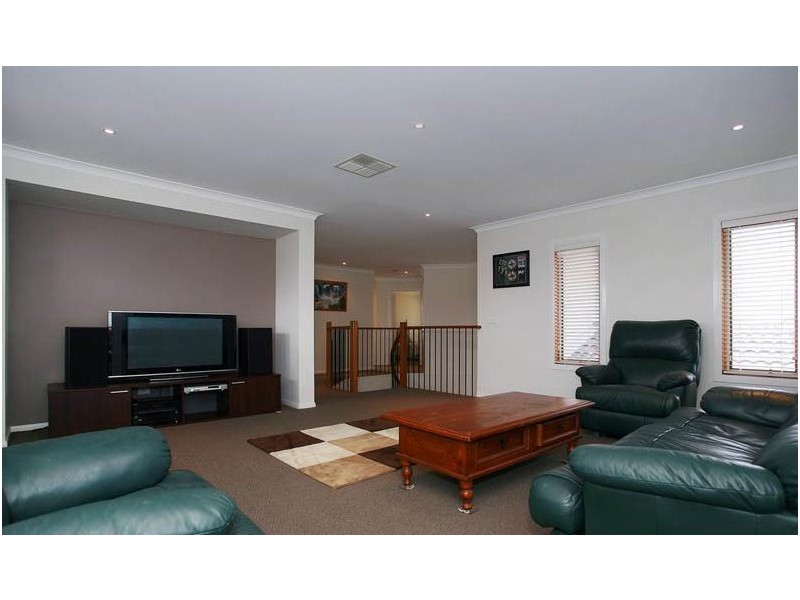 31 Lakeside Drive, Sandhurst VIC 3977