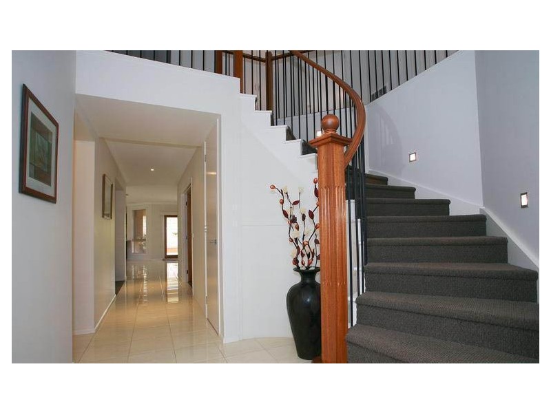 31 Lakeside Drive, Sandhurst VIC 3977