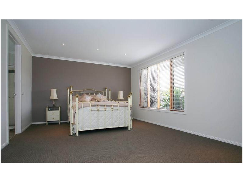 31 Lakeside Drive, Sandhurst VIC 3977