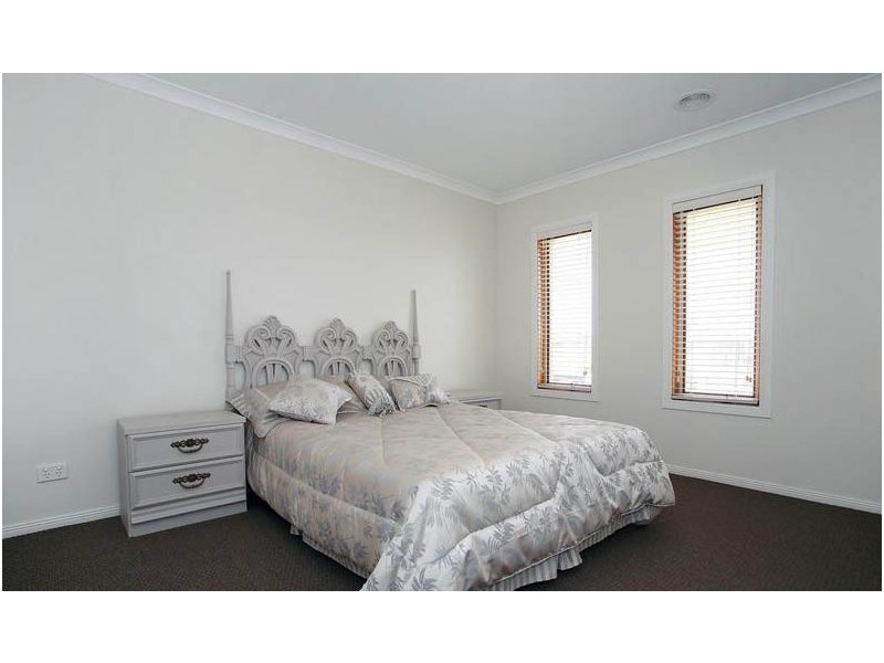 31 Lakeside Drive, Sandhurst VIC 3977