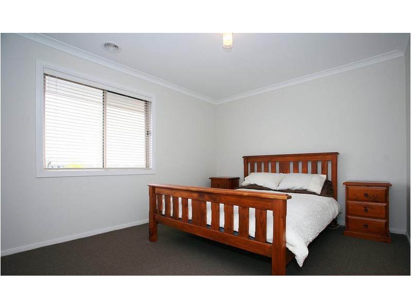 31 Lakeside Drive, Sandhurst VIC 3977