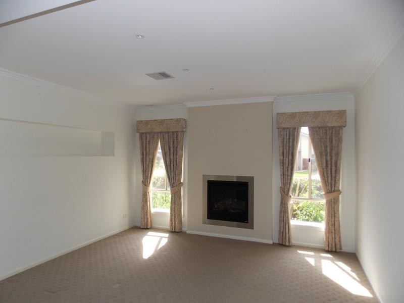 2 Quarterdeck Road, Sandhurst VIC 3977