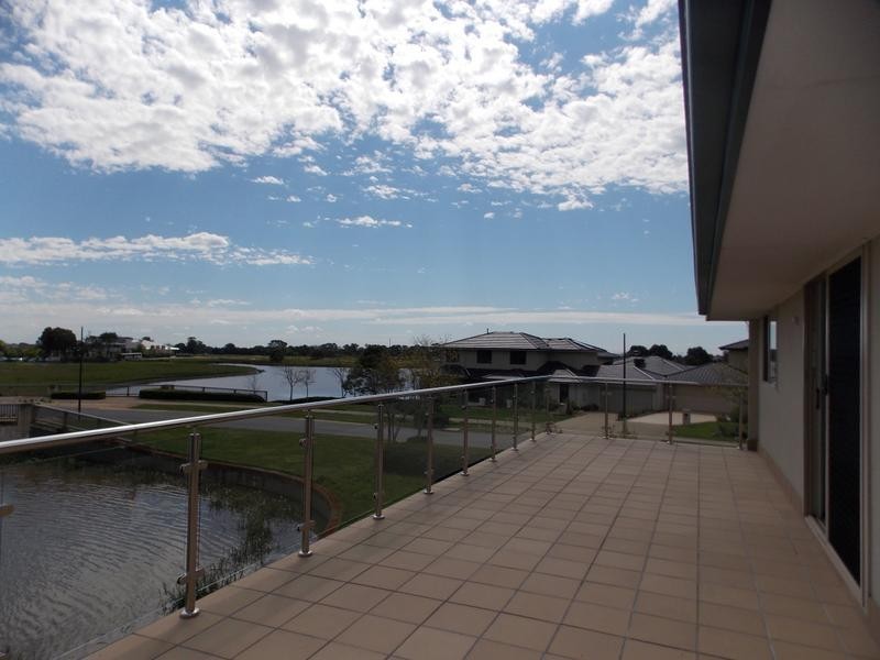 2 Quarterdeck Road, Sandhurst VIC 3977