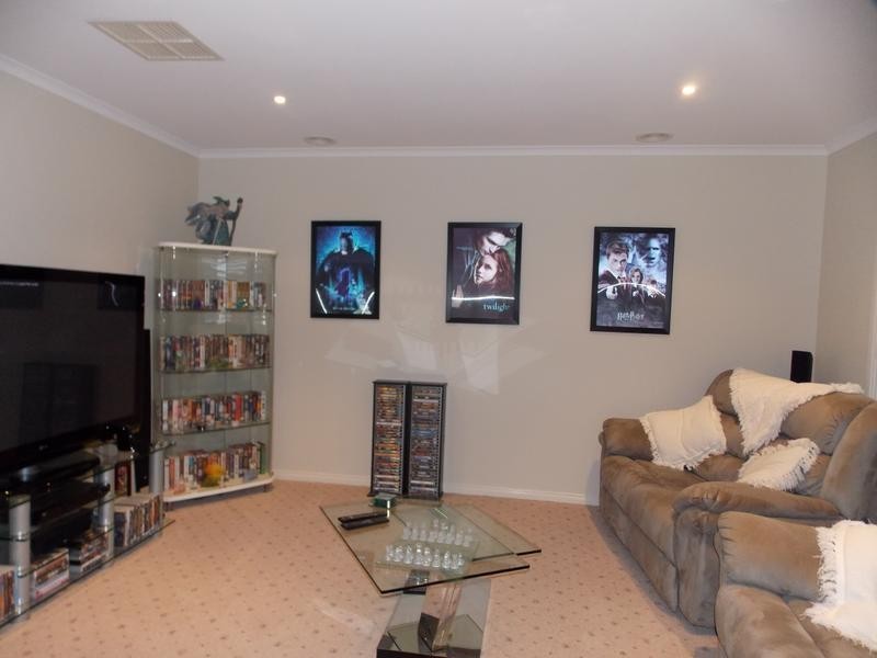 36 Niblick Circuit, Sandhurst VIC 3977