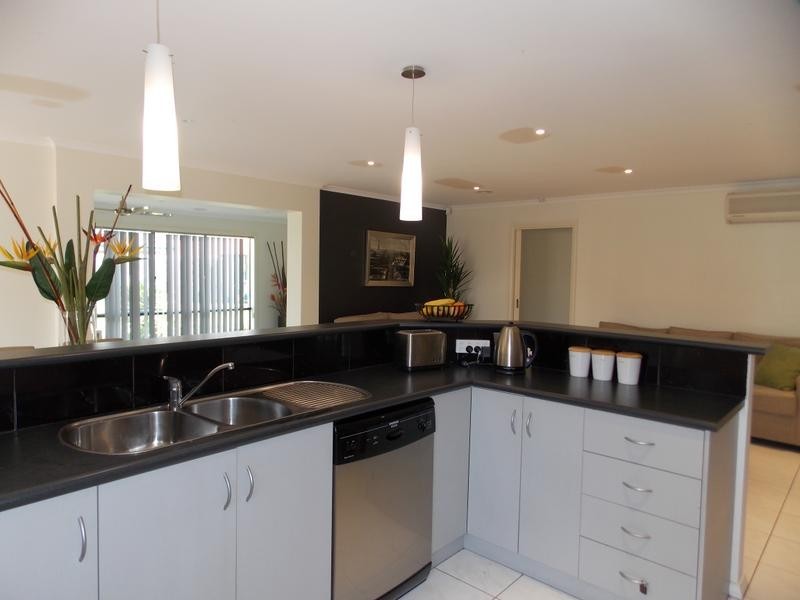 48 Manchester Drive, Skye VIC 3977