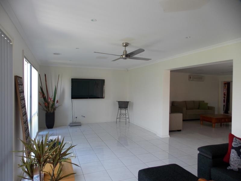 48 Manchester Drive, Skye VIC 3977