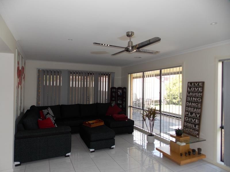 48 Manchester Drive, Skye VIC 3977