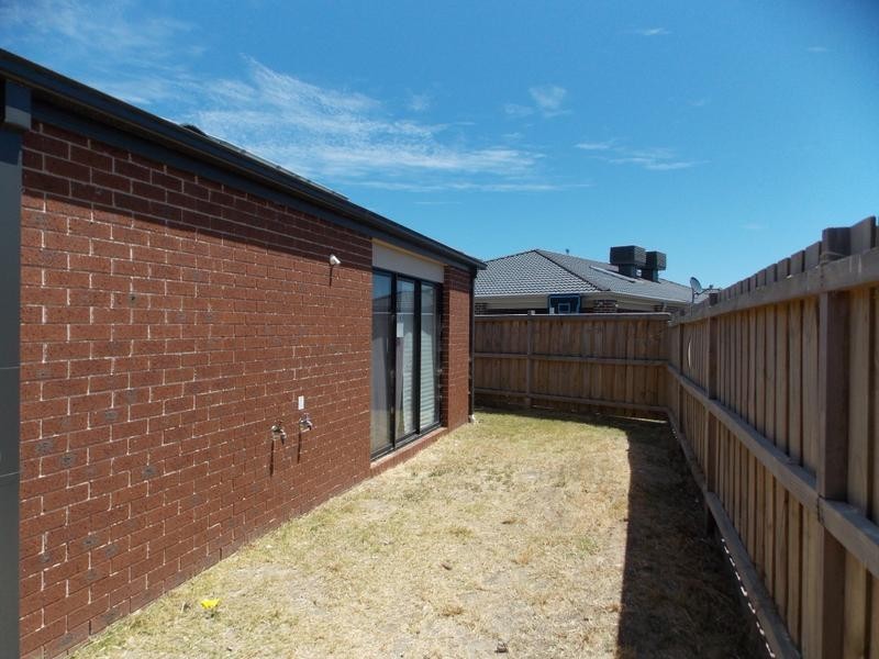 13 Malua Circuit, Sandhurst VIC 3977