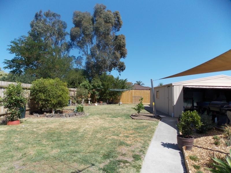 160 Lyrebird Drive, Carrum Downs VIC 3201