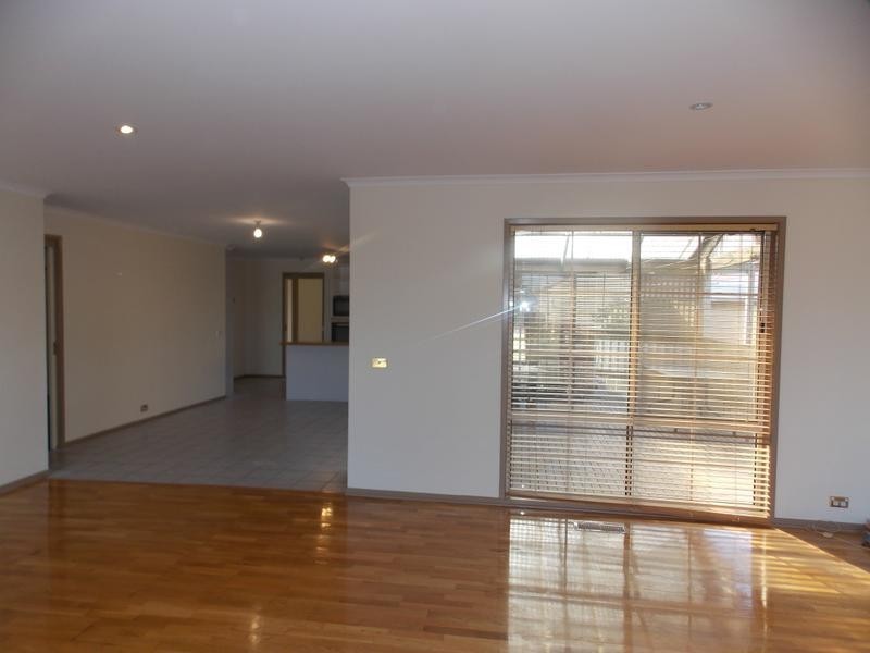 3 Oakes Place, Carrum Downs VIC 3201