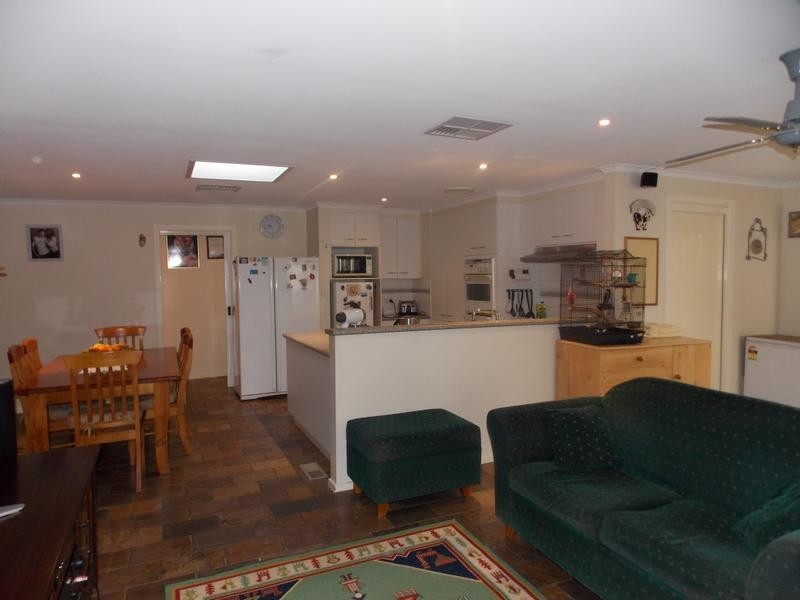 6 Brolga Court, Carrum Downs VIC 3201