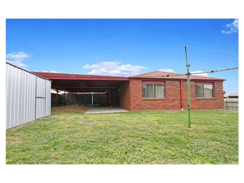 14 James McFarlane Wynd, Skye VIC 3977