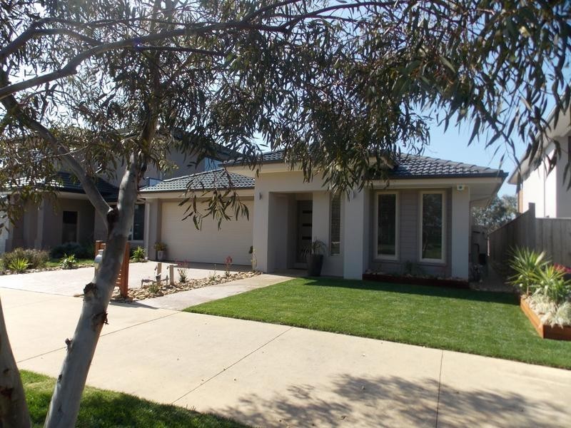 9 Crampton Chase, Sandhurst VIC 3977