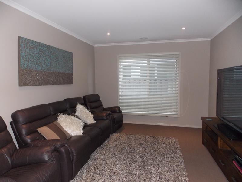 9 Crampton Chase, Sandhurst VIC 3977