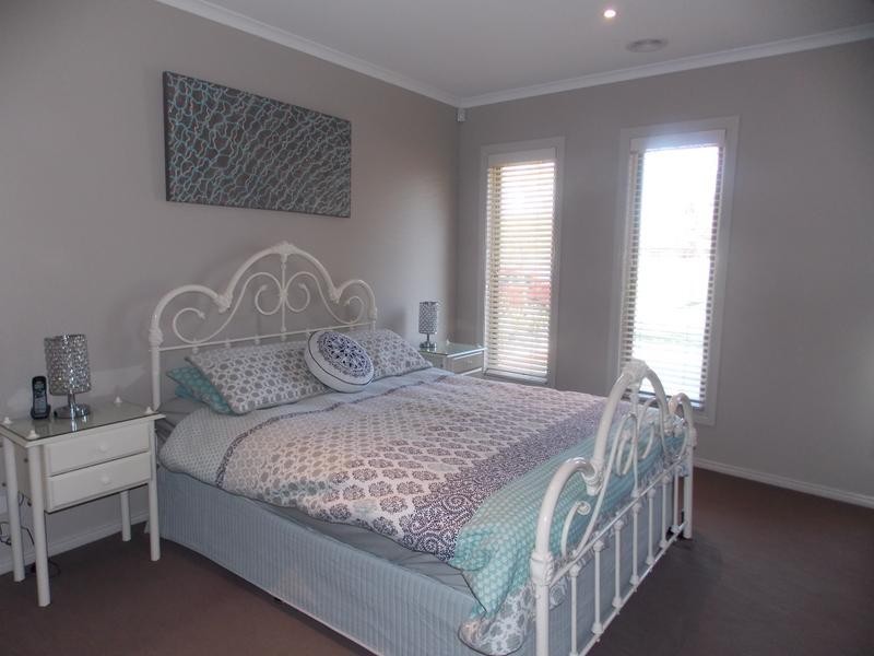 9 Crampton Chase, Sandhurst VIC 3977